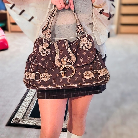 Guess Handbags - Guess vintage monogrammed handbag